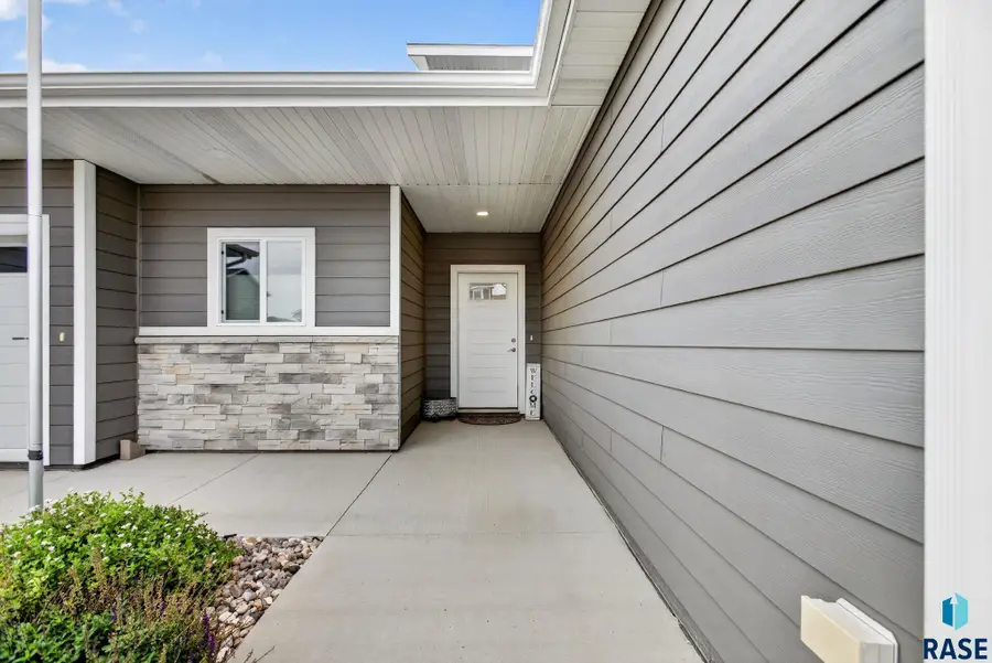 9309 W Ark Pl, Sioux Falls, SD 57106 - #2
