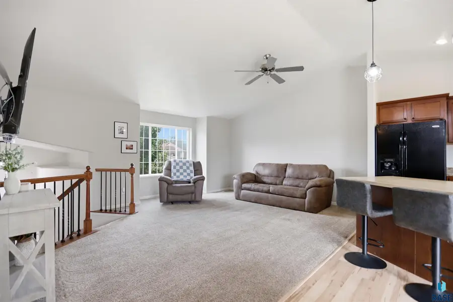 1316 W Creekside Dr, Brandon, SD 57005 - #2