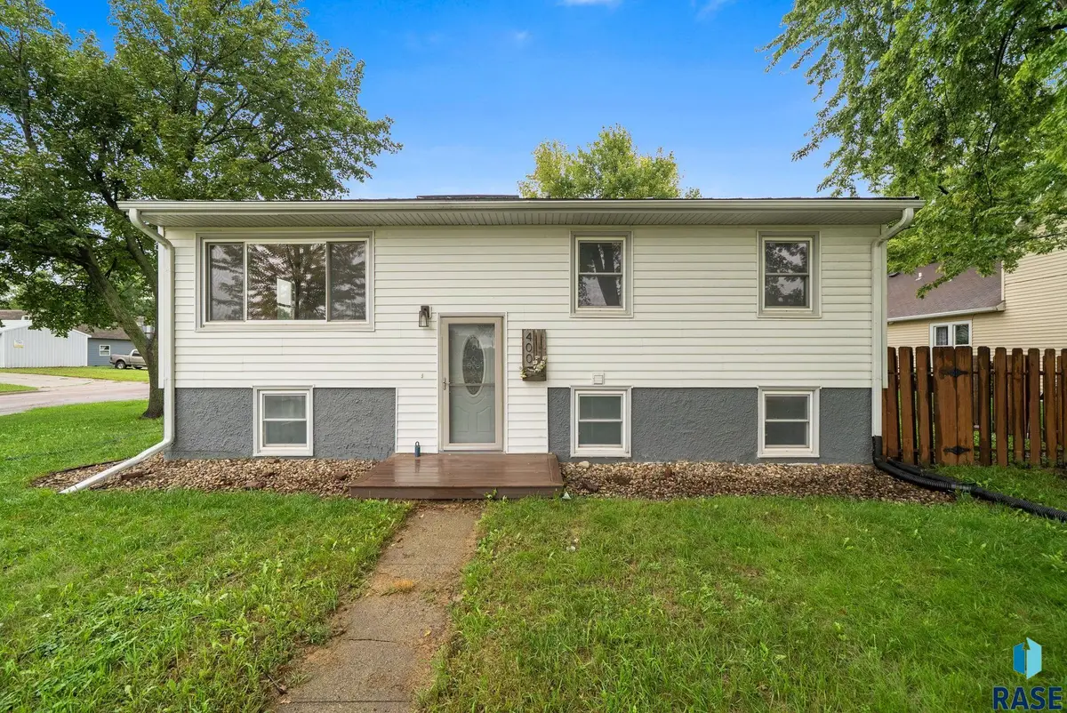 400 E 2nd St, Hartford, SD 57033 - #1