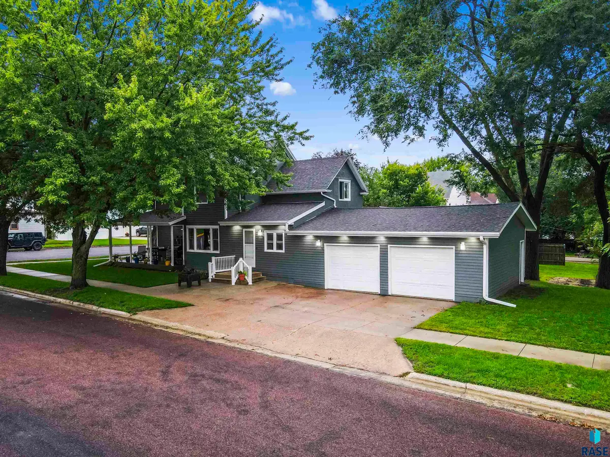 100 W Prospect Ave, Flandreau, SD 57028 - #1