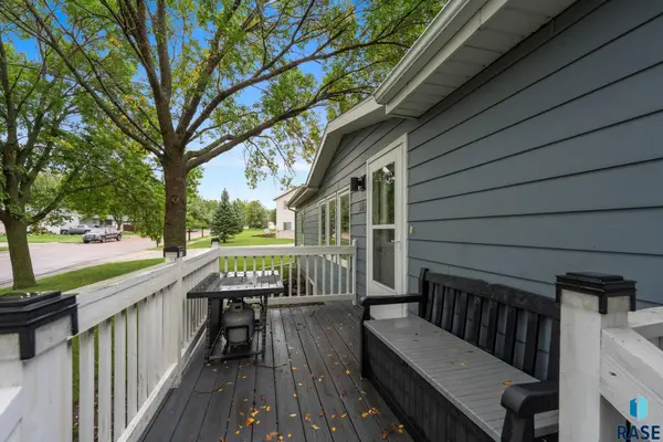 502 N Vandemark Ave, Hartford, SD 57033