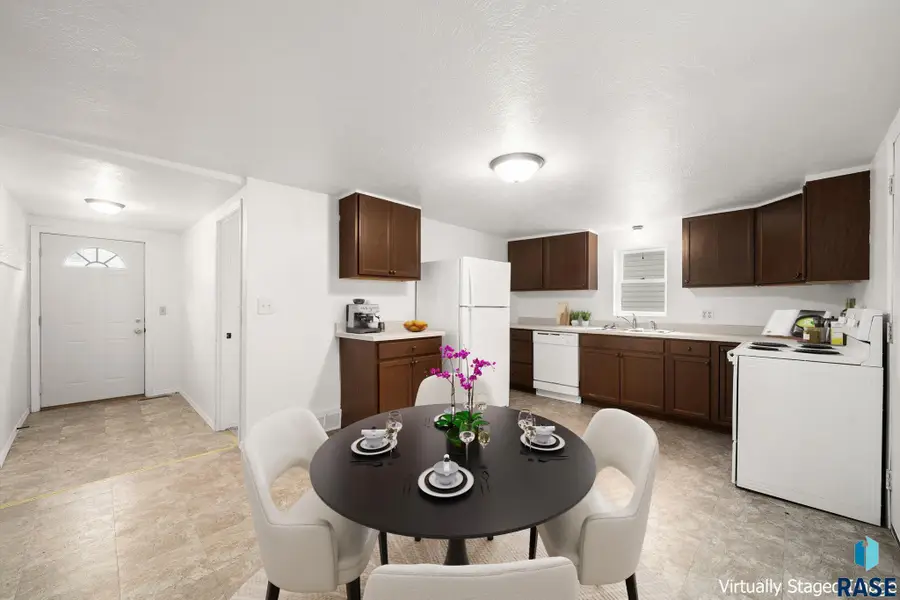 309 E 5th St, Dell Rapids, SD 57022 - #2