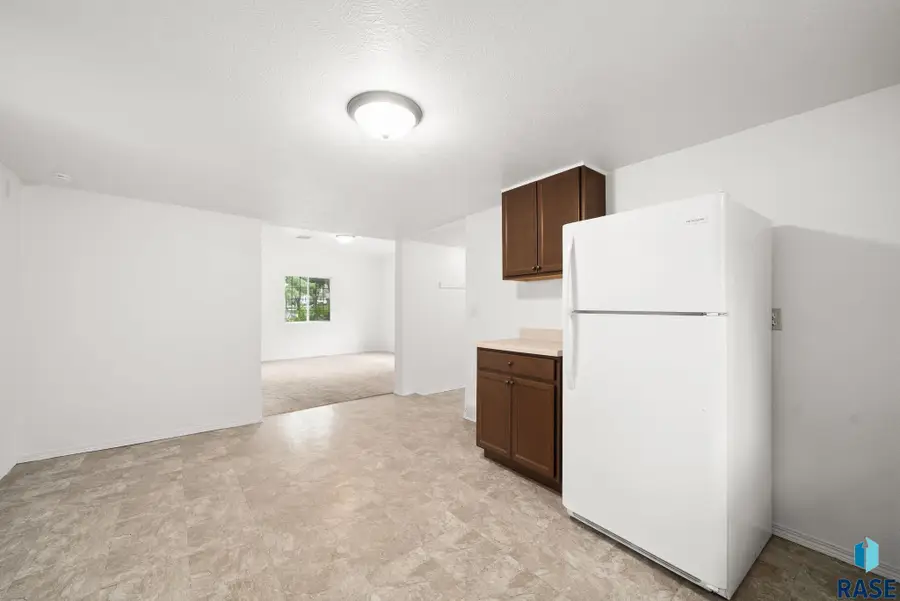 309 E 5th St, Dell Rapids, SD 57022 - #3