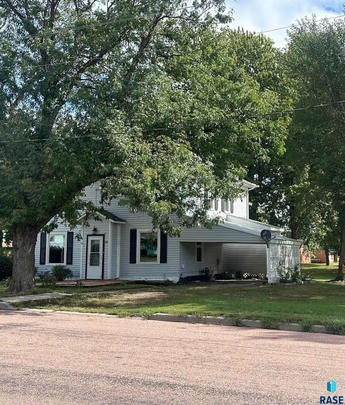 206 N Vermillion St, Howard, SD 57349 - #1