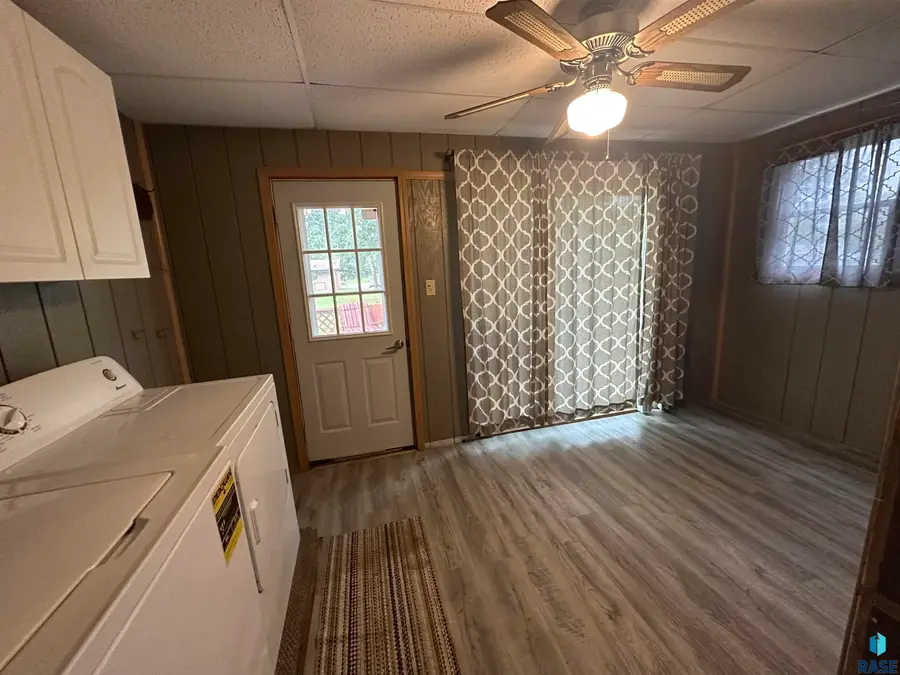 206 N Vermillion St, Howard, SD 57349 - #3