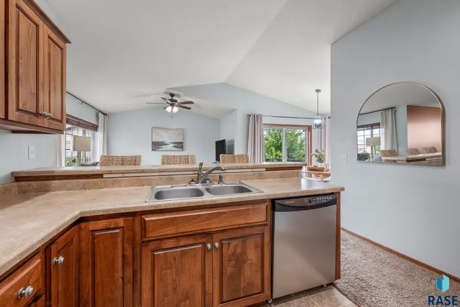 4700 S Grinnell Ave, Sioux Falls, SD 57106 - #2
