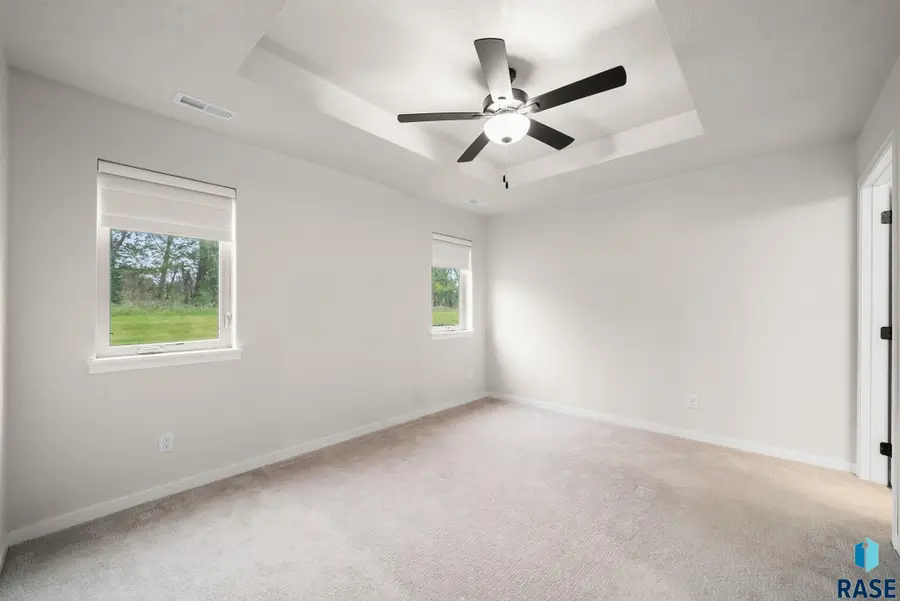 123 E Countryside Ave, Lennox, SD 57039 - #2