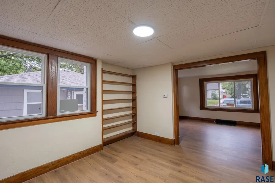 1911 S Walts Ave, Sioux Falls, SD 57105 - #3