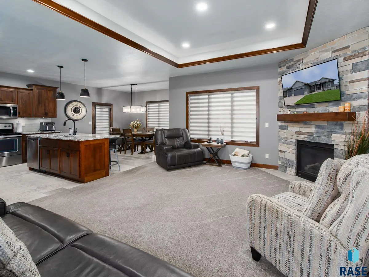 4304 S Safflower Ave, Sioux Falls, SD 57110 - #1