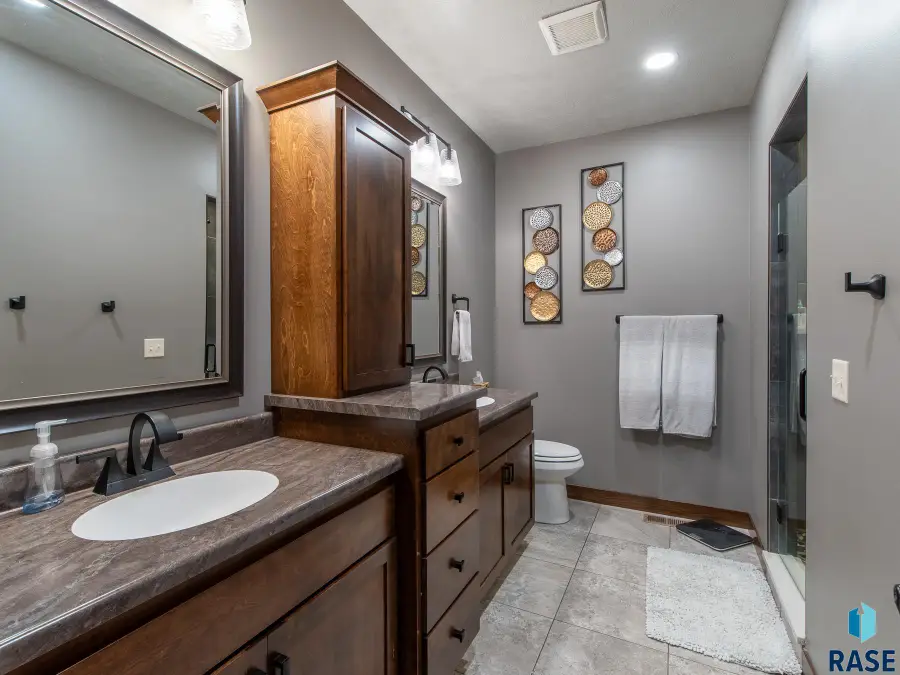 4304 S Safflower Ave, Sioux Falls, SD 57110 - #3