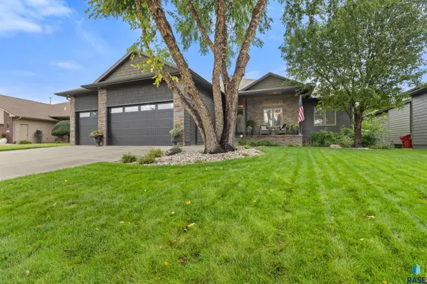 3704 S Orchid Ave, Sioux Falls, SD 57103