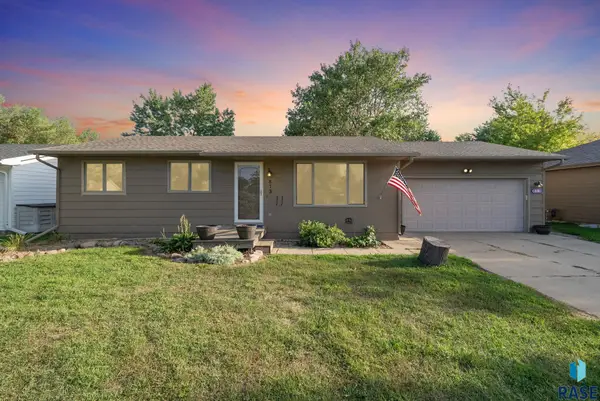 813 E Elm St, Harrisburg, SD 57032
