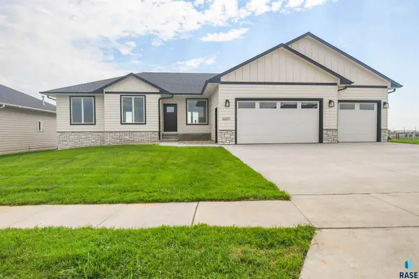6601 E Fieldview St, Sioux Falls, SD 57110