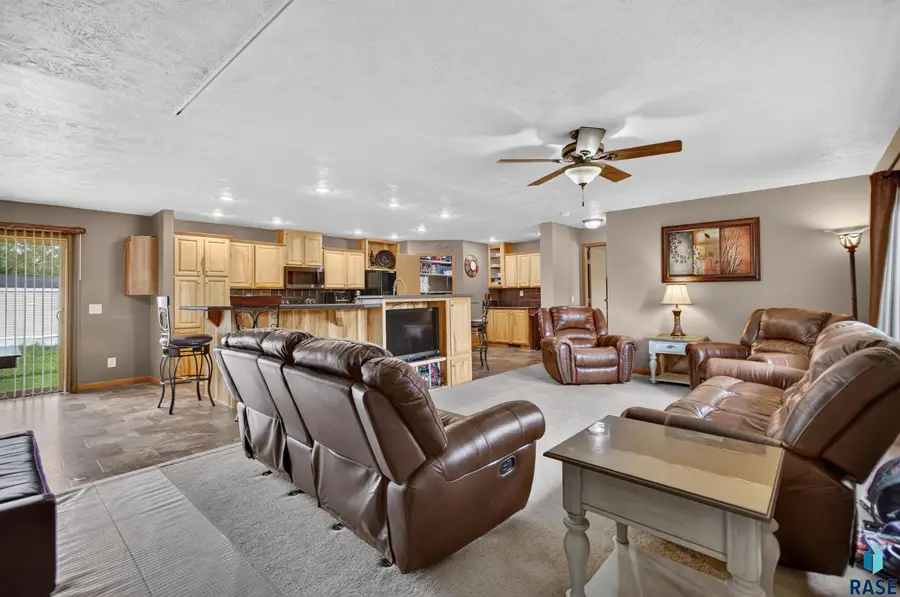 809 S Mckinley St, Lennox, SD 57039 - #2