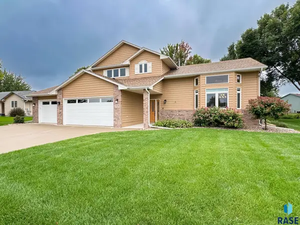 7205 W 32nd St, Sioux Falls, SD 57106