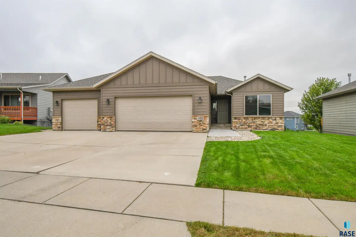 5733 W Bream Ct, Sioux Falls, SD 57107 - #1