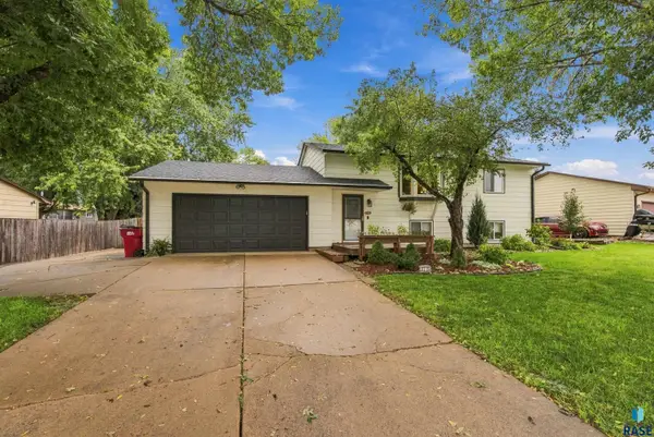 6219 W Coughran Ct, Sioux Falls, SD 57106