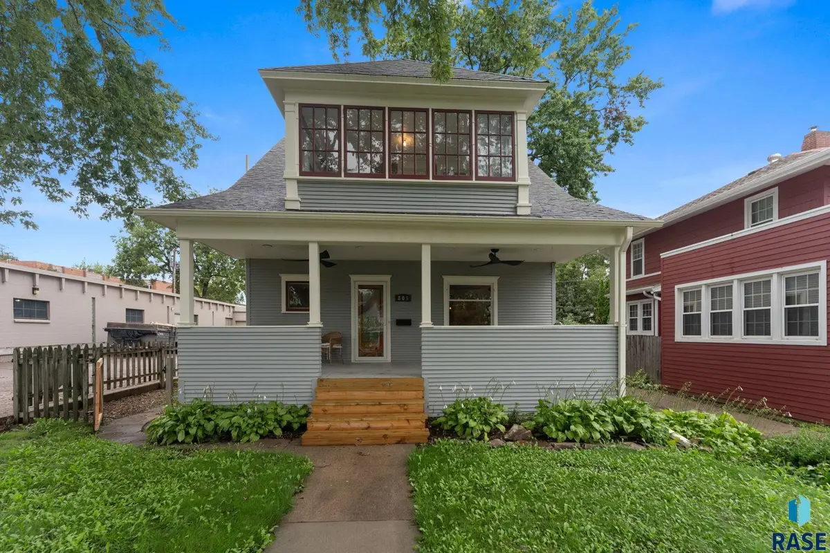 805 S Phillips Ave, Sioux Falls, SD 57104 - #1