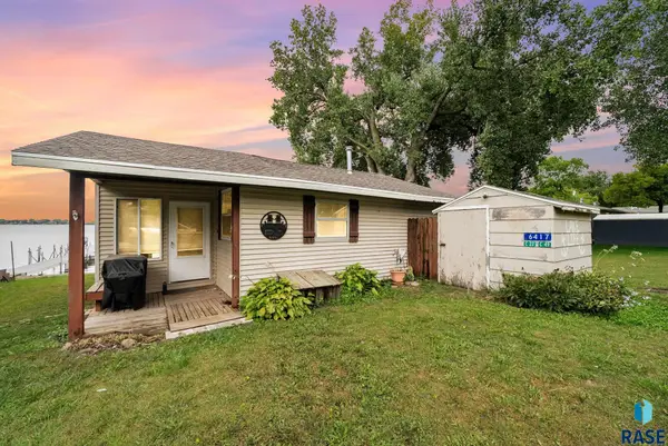 6417 Hares Point Rd, Wentworth, SD 57075