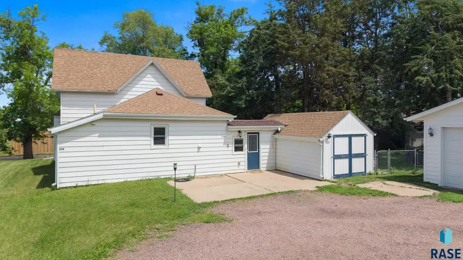 304 N Western Ave, Hartford, SD 57033 - #3