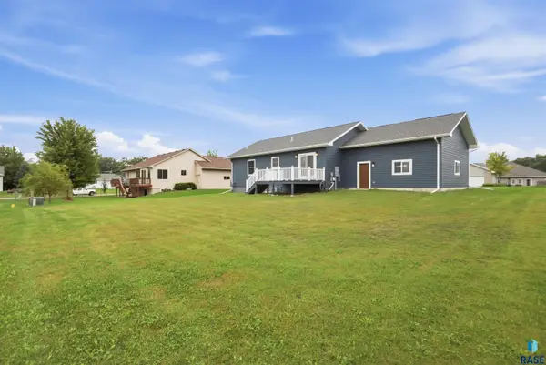 302 S Carlson St, Humboldt, SD 57035