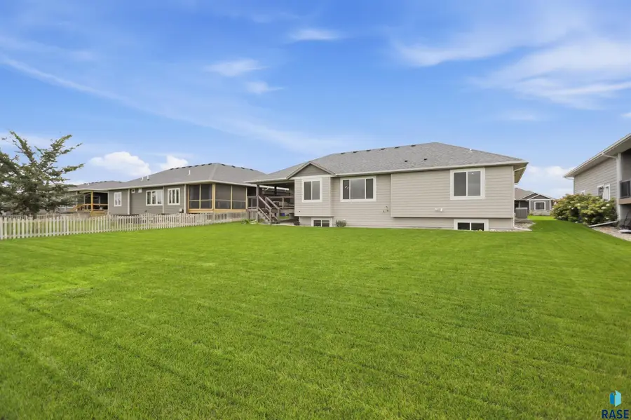 335 S James Ave, Tea, SD 57064 - #3