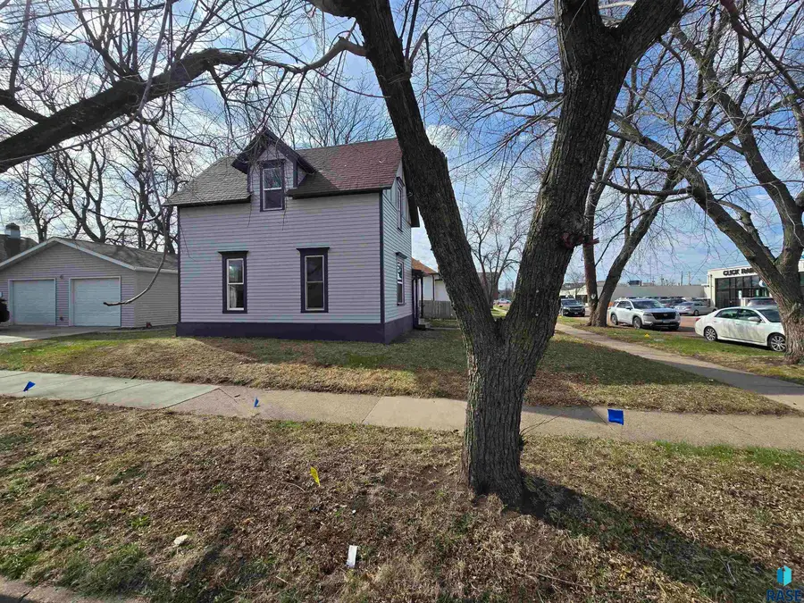 232 N Nesmith Ave, Sioux Falls, SD 57103 - #2