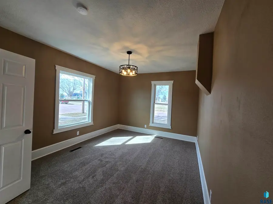232 N Nesmith Ave, Sioux Falls, SD 57103 - #3