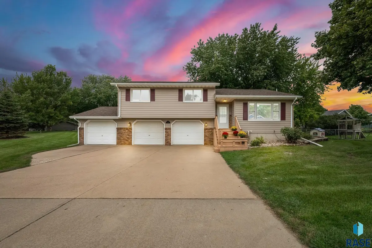 319 N Hagemeyer Dr, Tea, SD 57064 - #1