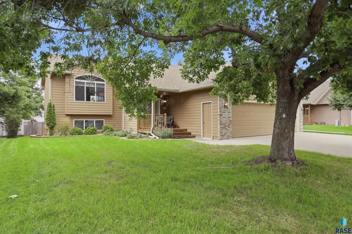 4308 E 38th St, Sioux Falls, SD 57103 - #1
