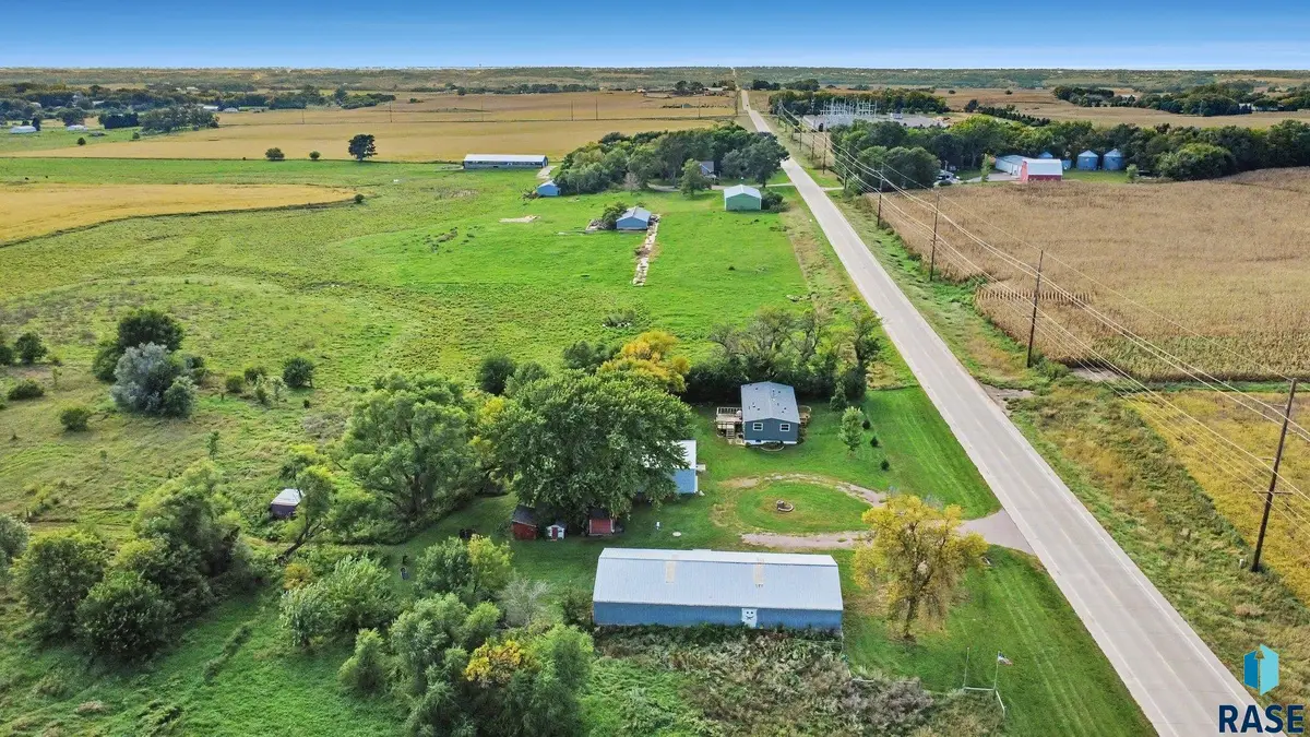 48353 266th St, Brandon, SD 57005 - #1