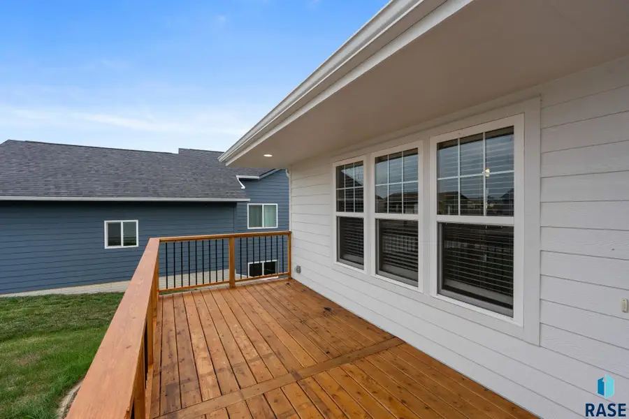 916 Trojan Ave, Hartford, SD 57033 - #3