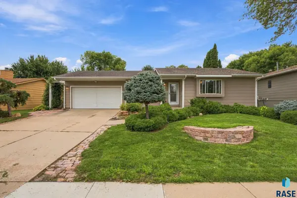 4405 S Laurel Oak Dr, Sioux Falls, SD 57103
