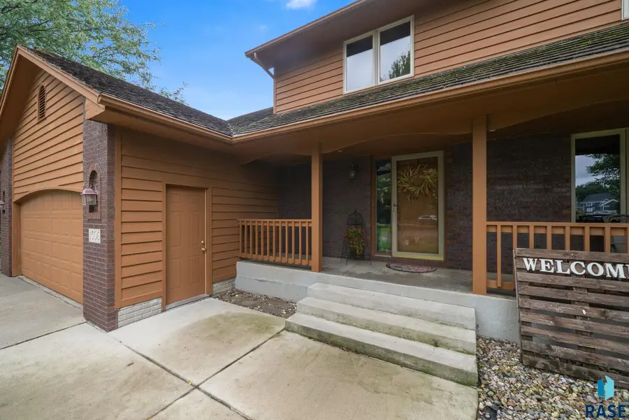 1506 S Gray Goose Cir, Sioux Falls, SD 57110 - #2
