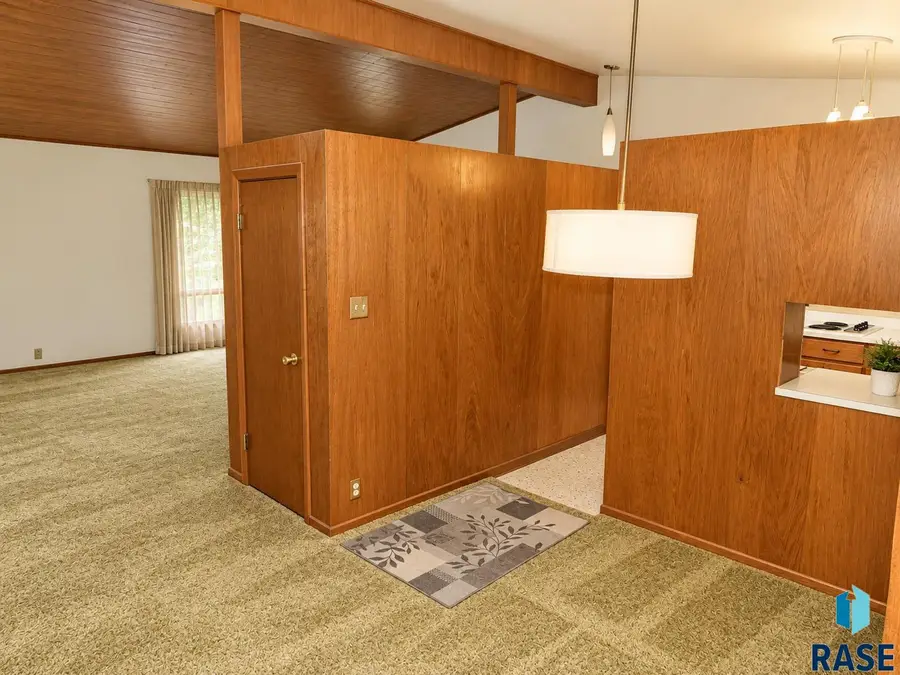 2700 S Jefferson Ave, Sioux Falls, SD 57105 - #3