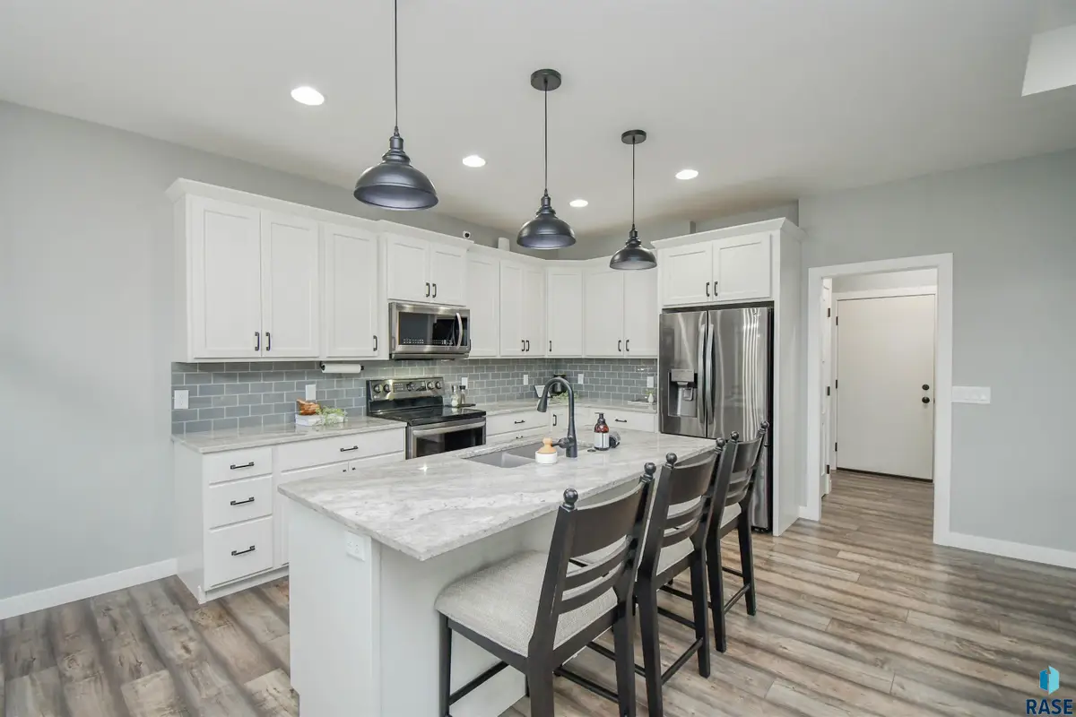6616 E 33rd St, Sioux Falls, SD 57110 - #1