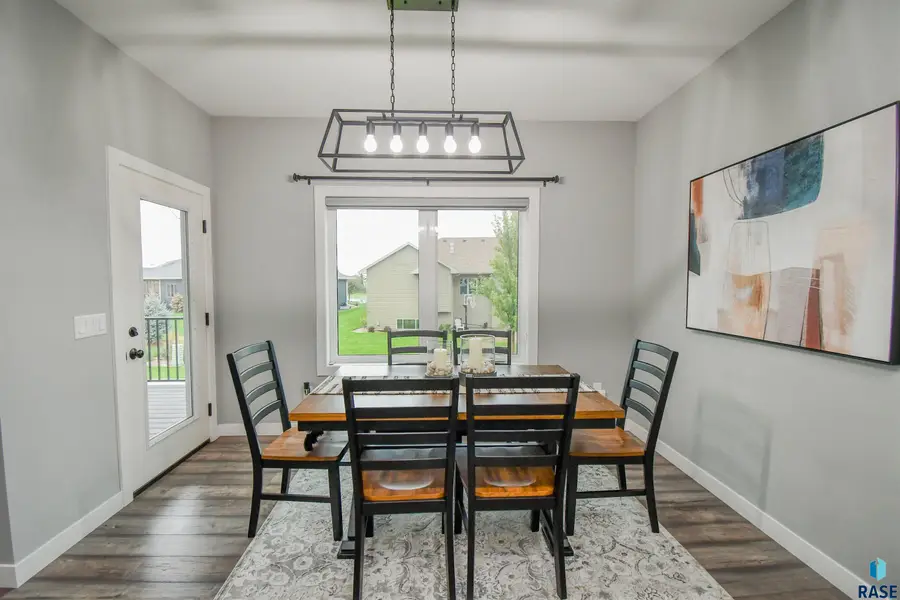 6616 E 33rd St, Sioux Falls, SD 57110 - #3