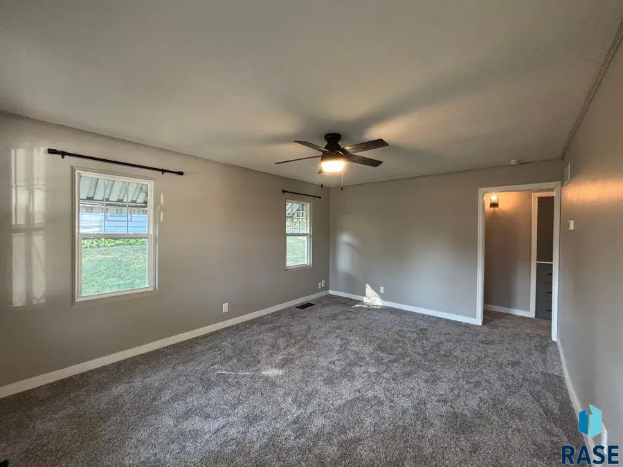 1512 W 28th St St, Sioux Falls, SD 57105 - #3