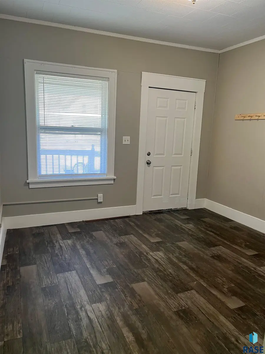 925 W 12th St, Sioux Falls, SD 57104 - #3