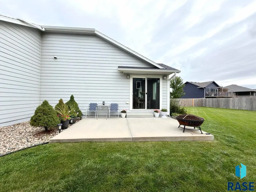 5301 E Revere Dr, Sioux Falls, SD 57110 - #2
