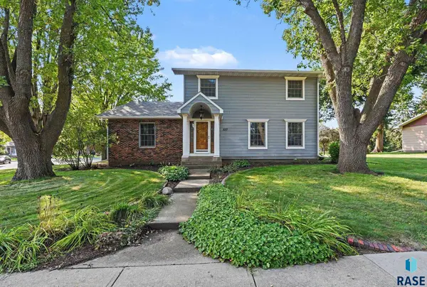 527 Ashmont Rd, Madison, SD 57042