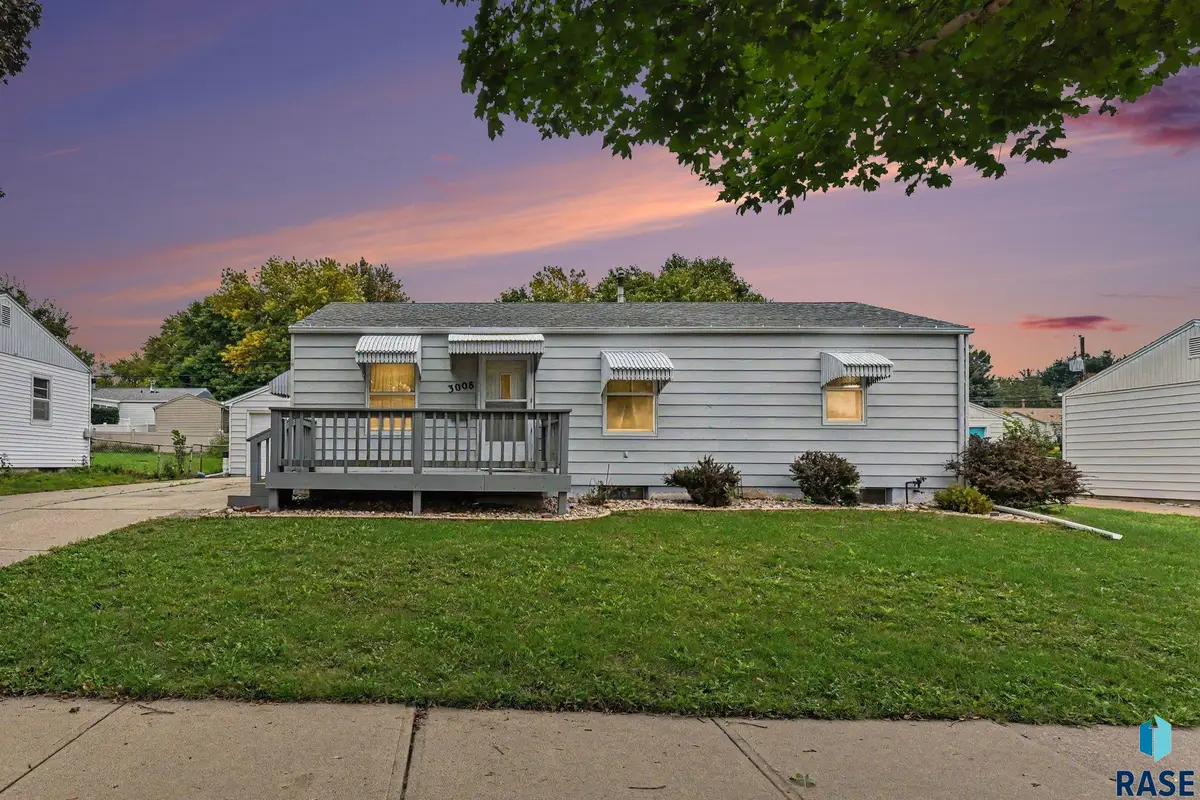 3008 E 22nd St, Sioux Falls, SD 57103 - #1