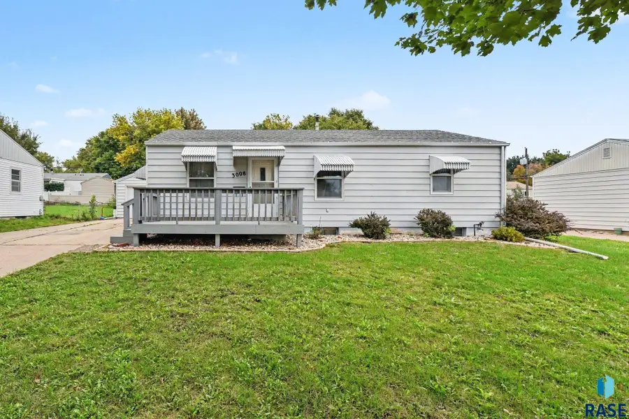 3008 E 22nd St, Sioux Falls, SD 57103 - #3