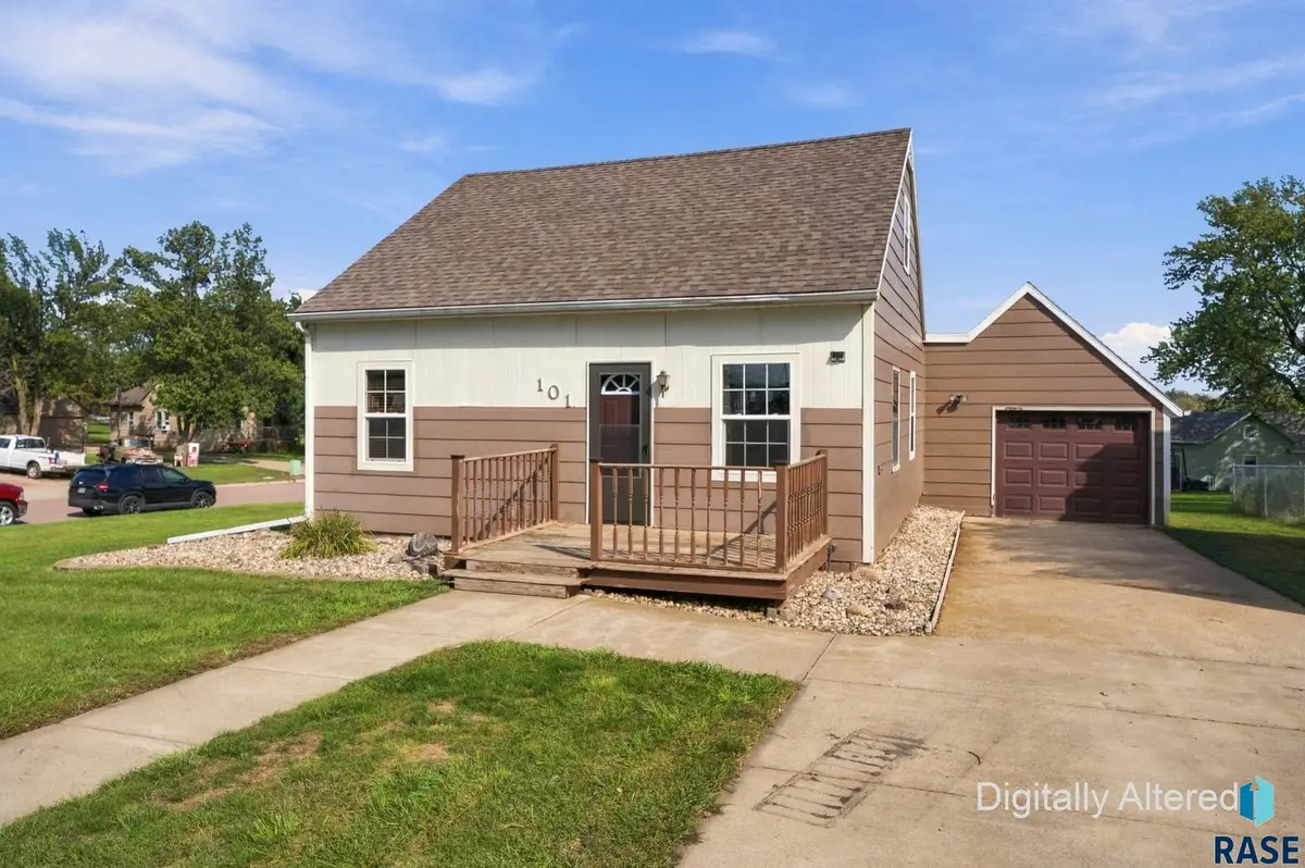 101 S Lincoln St, Humboldt, SD 57035 - #1