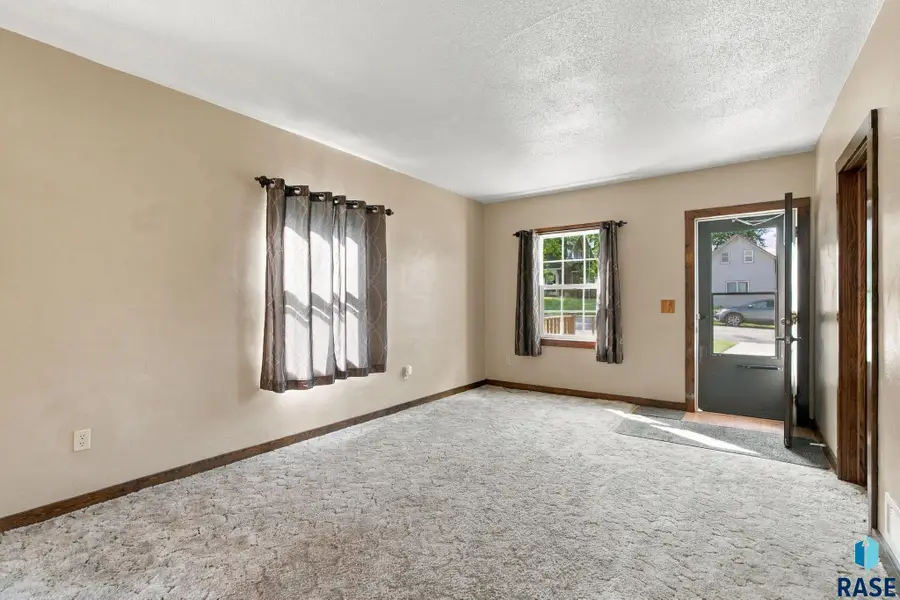 101 S Lincoln St, Humboldt, SD 57035 - #2