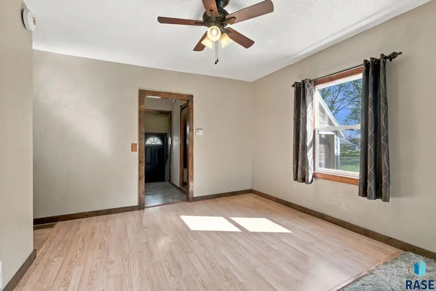 101 S Lincoln St, Humboldt, SD 57035 - #3