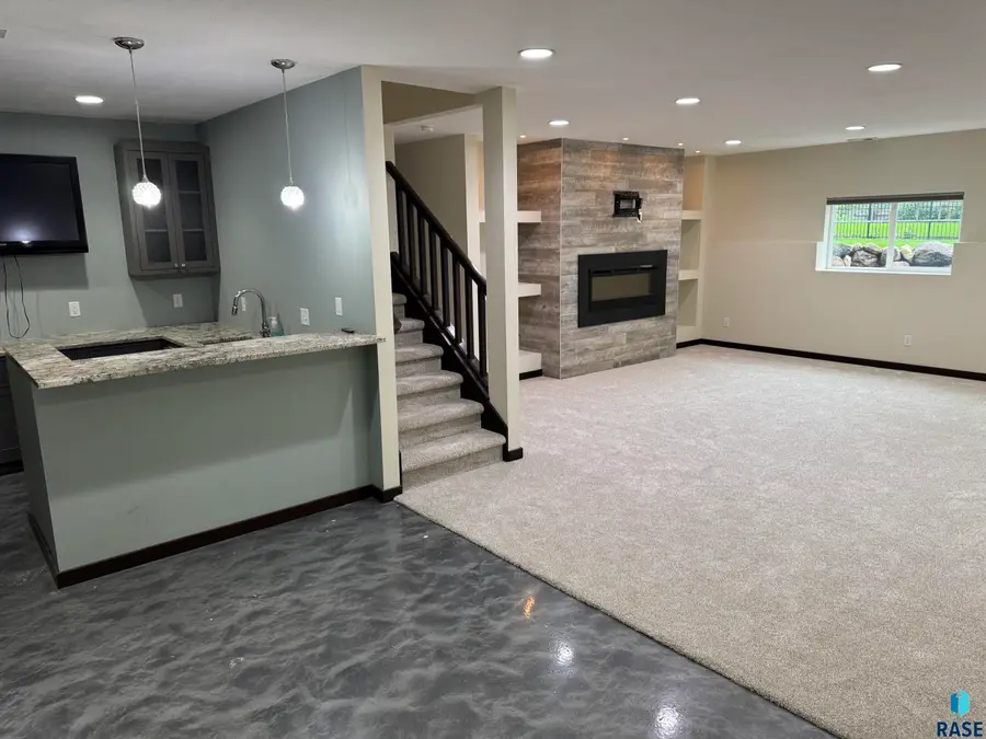 2420 E Baxter Cir, Sioux Falls, SD 57108 - #3