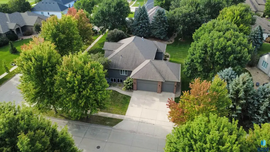 6205 S Pinehurst Ct, Sioux Falls, SD 57108 - #3