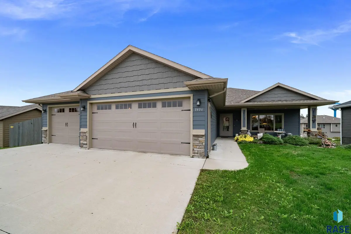 1406 Ripple Creek Rd, Dell Rapids, SD 57022 - #1