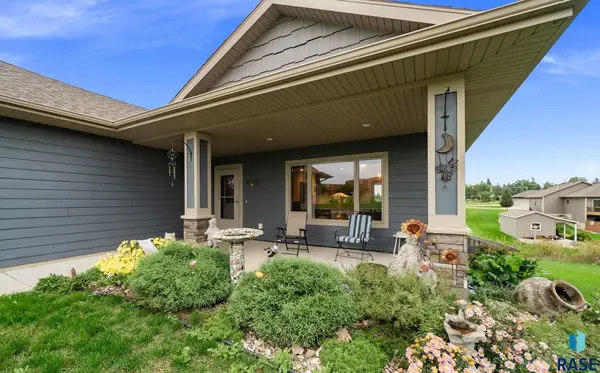 1406 Ripple Creek Rd, Dell Rapids, SD 57022